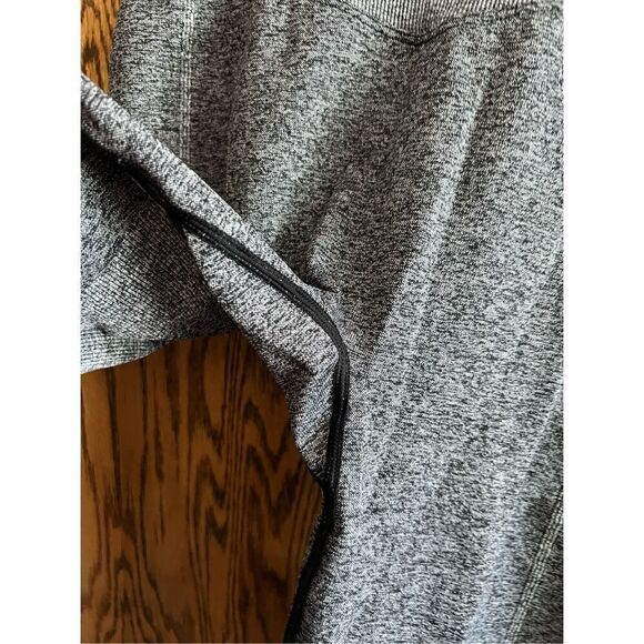 PINK Active Woman’s Grey Leggings Size XL Victorias Secret Pink - Picture 3 of 11